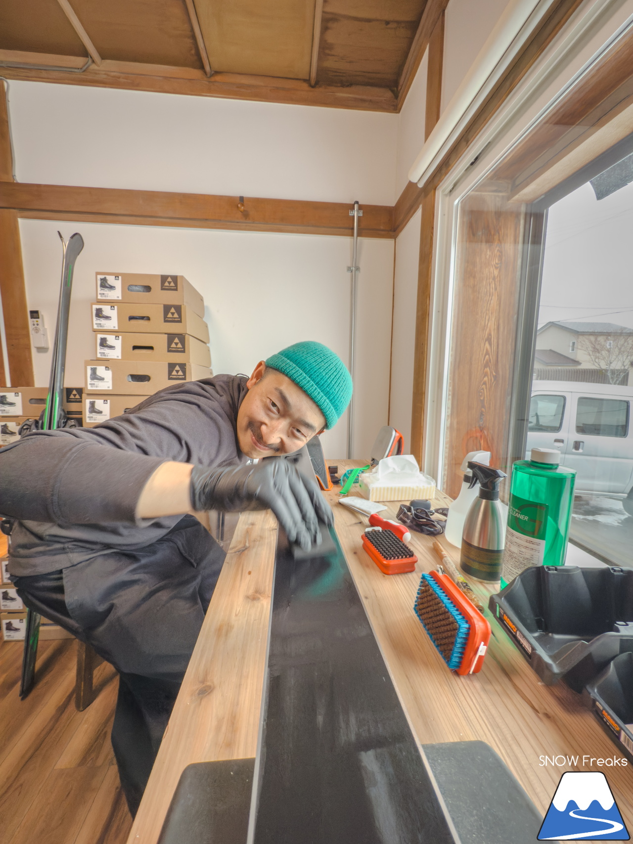 ローカル巡りのシーズン到来！新十津川町そっち岳スキー場でひと滑りしてから、岩見沢市に今月オープンしたスキーハイキング専門店『well-tuned』を訪ねて♪